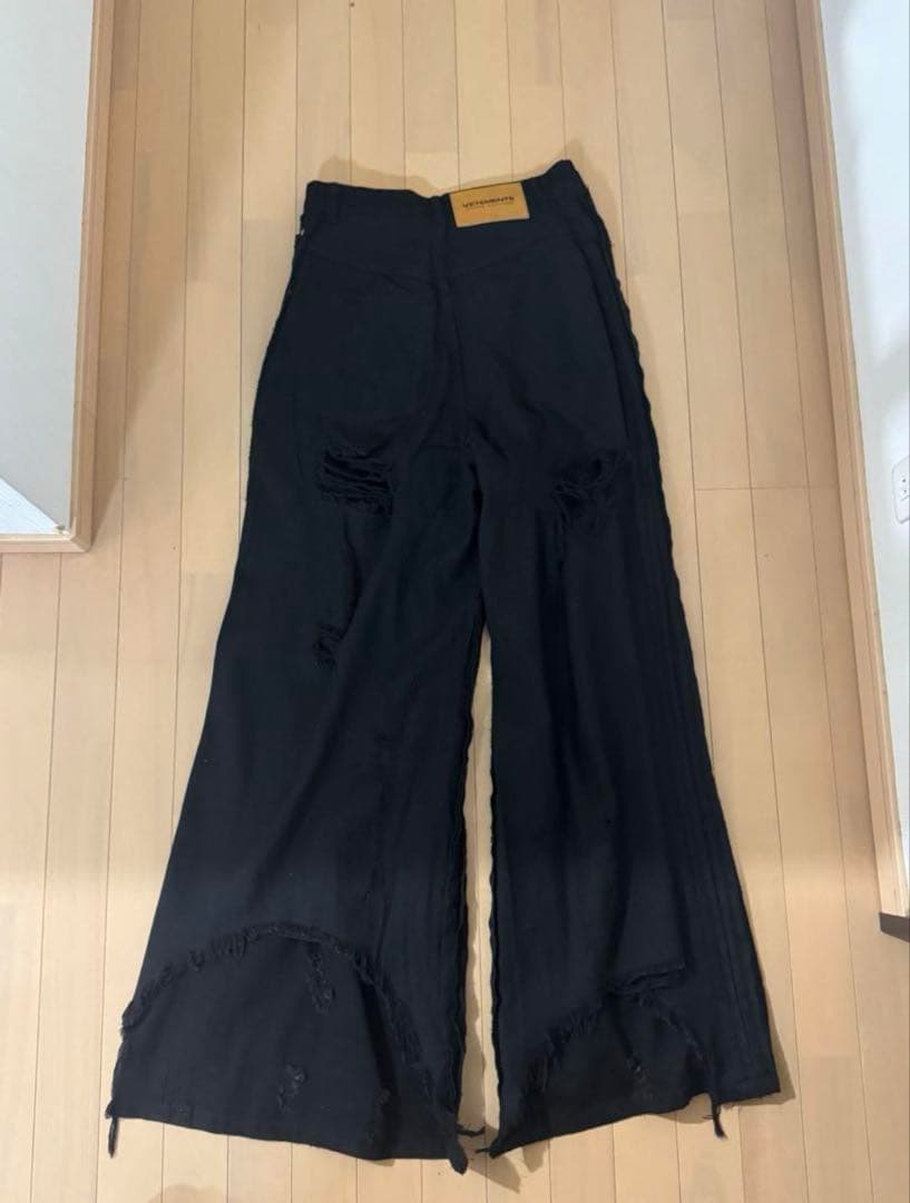 パンツ VETEMENTS DESTROYEDBAGGY JEANS 28