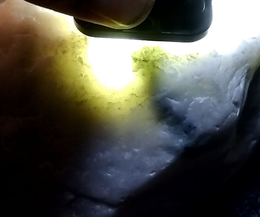 ★翡翠原石★糸魚川硬玉【小滝・転石川ズレ・ウブ7.9kg】