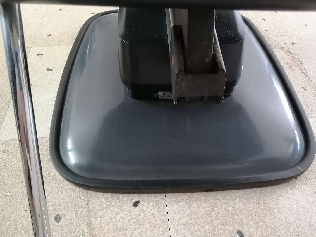 タカラベルモント合成皮革の電動美容院用カット椅子②