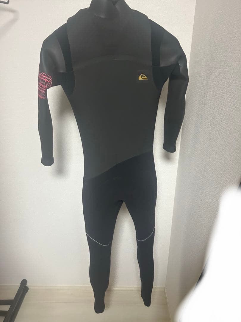 Quiksilver ブラック ウェットスーツ フロントジッパー