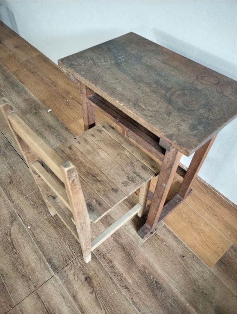 引っ越し前セール　アンティーク　机　学習机　古道具/昭和レトロ/小学校机