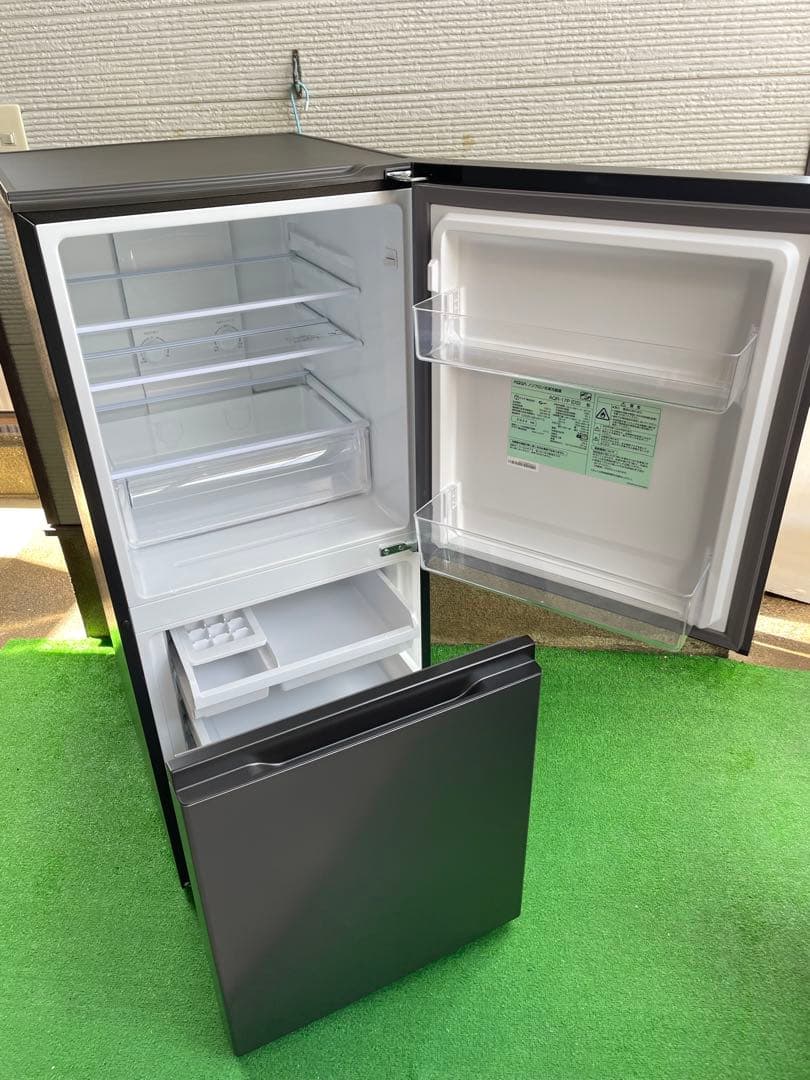 760極美品✨ アクア おしゃれダークシルバー 2ドア冷蔵庫 三段大容量冷凍室