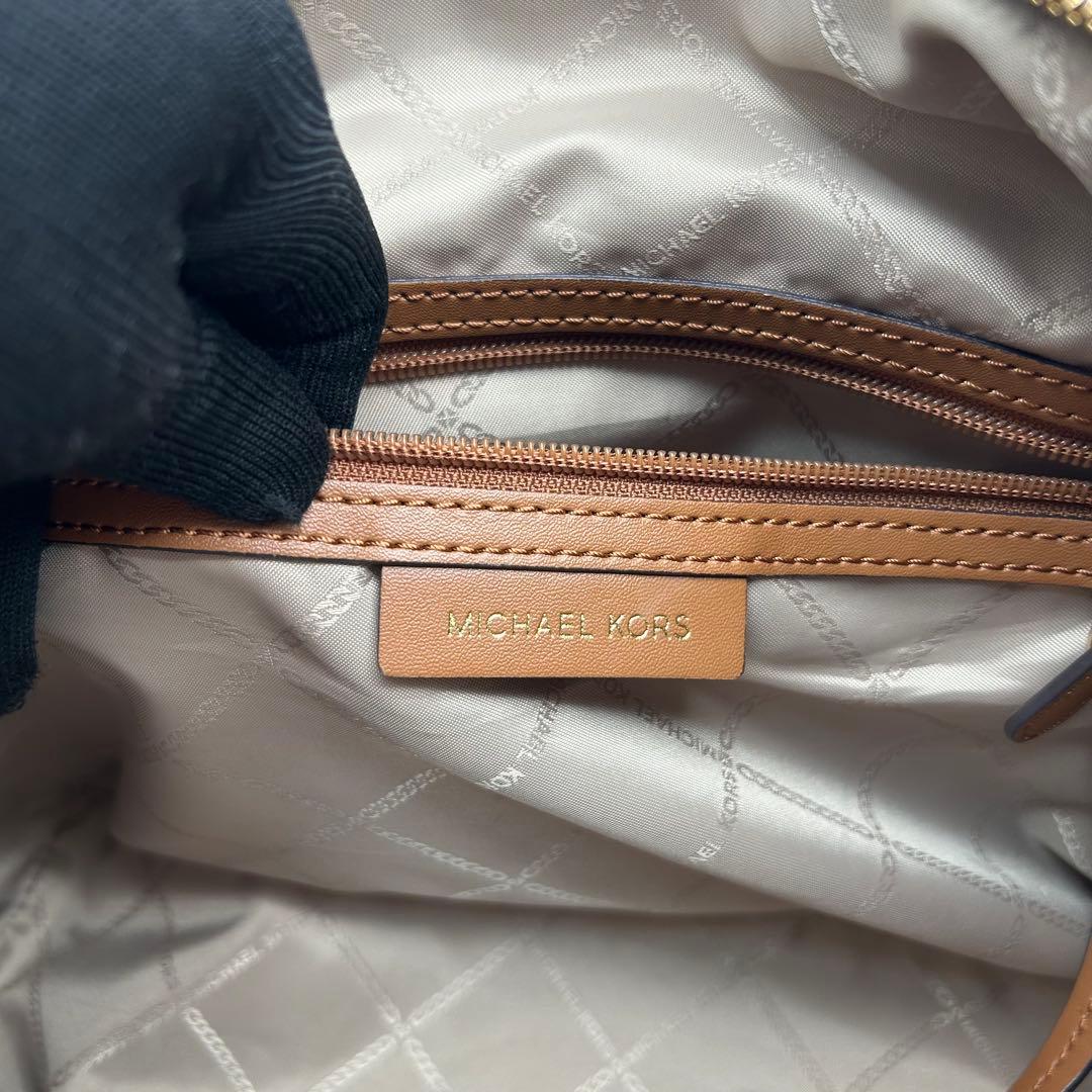 未使用級　マイケルコース　ショルダーバッグ　2way　pvc　MK柄　ロゴ　A4