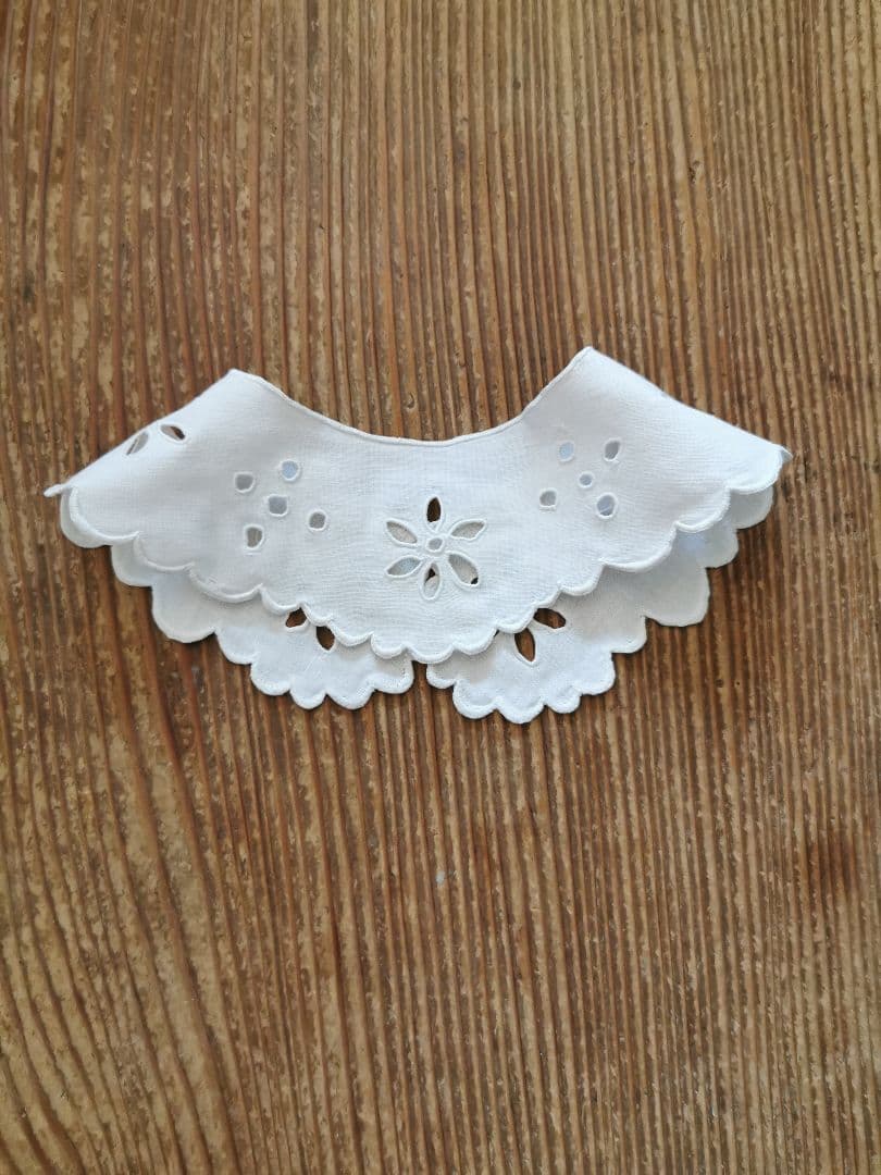 アンティークフランス オープンカットワーク アイレット刺繍 スカラップリム付け襟