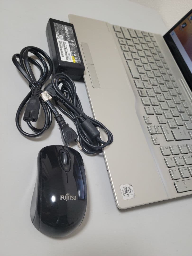 富士通　LIFEBOOK AH55 高性能ノートパソコン　i7-10510U