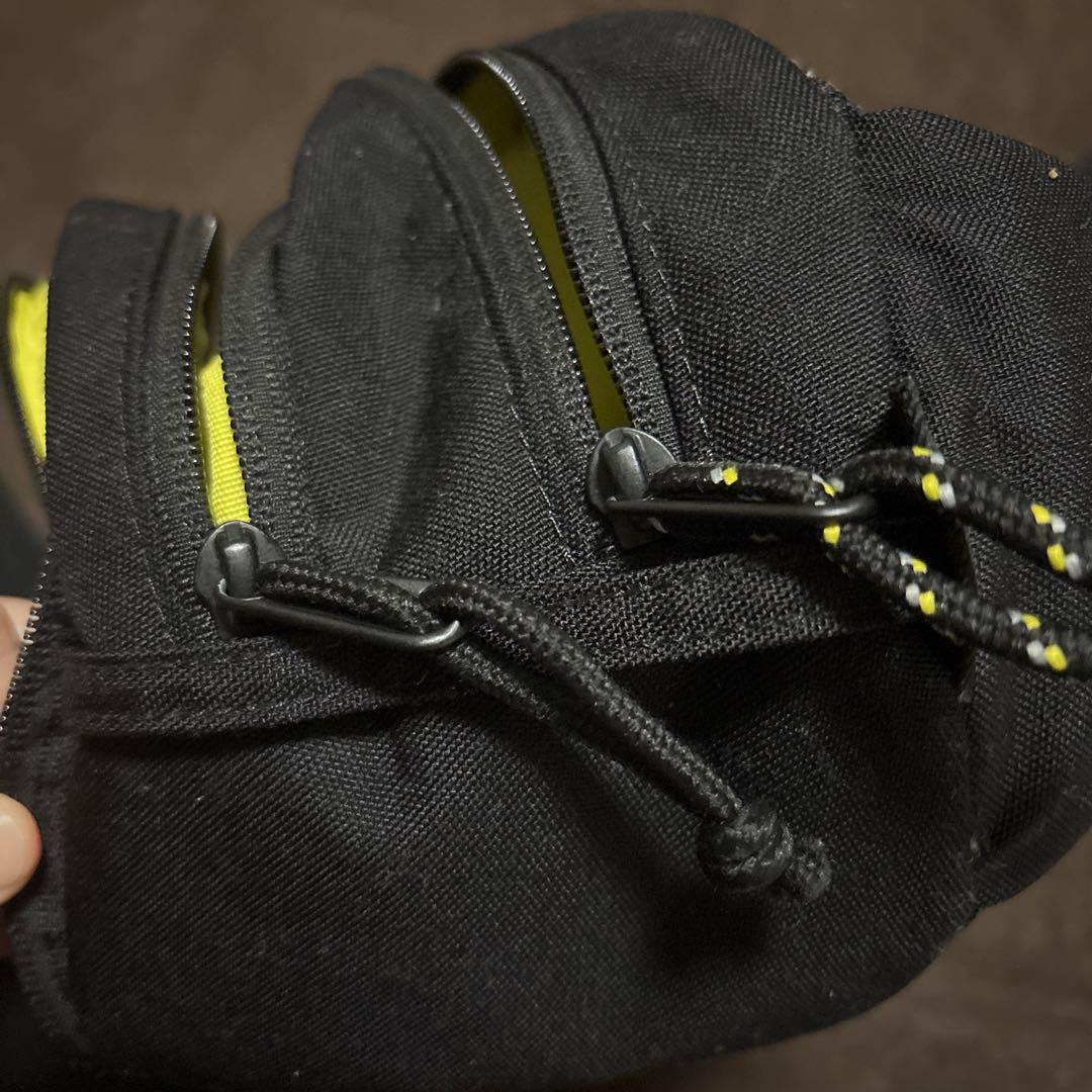 Hugoo（ハグー） ヒップシート ブラック×イエロー