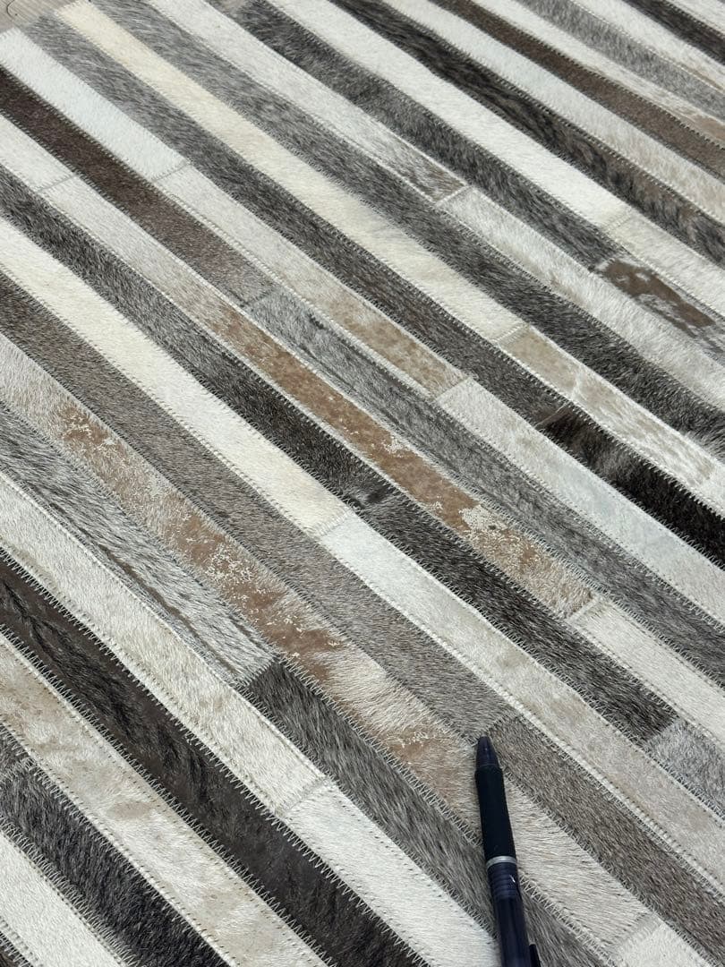 【東京都内23区配送無料】定価12万　カーペット　絨毯　ラグ　牛革　パッチワーク