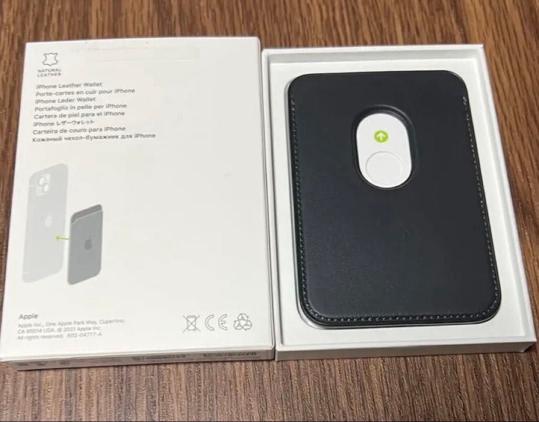 【新品未使用】iPhone Leather Wallet MagSafe