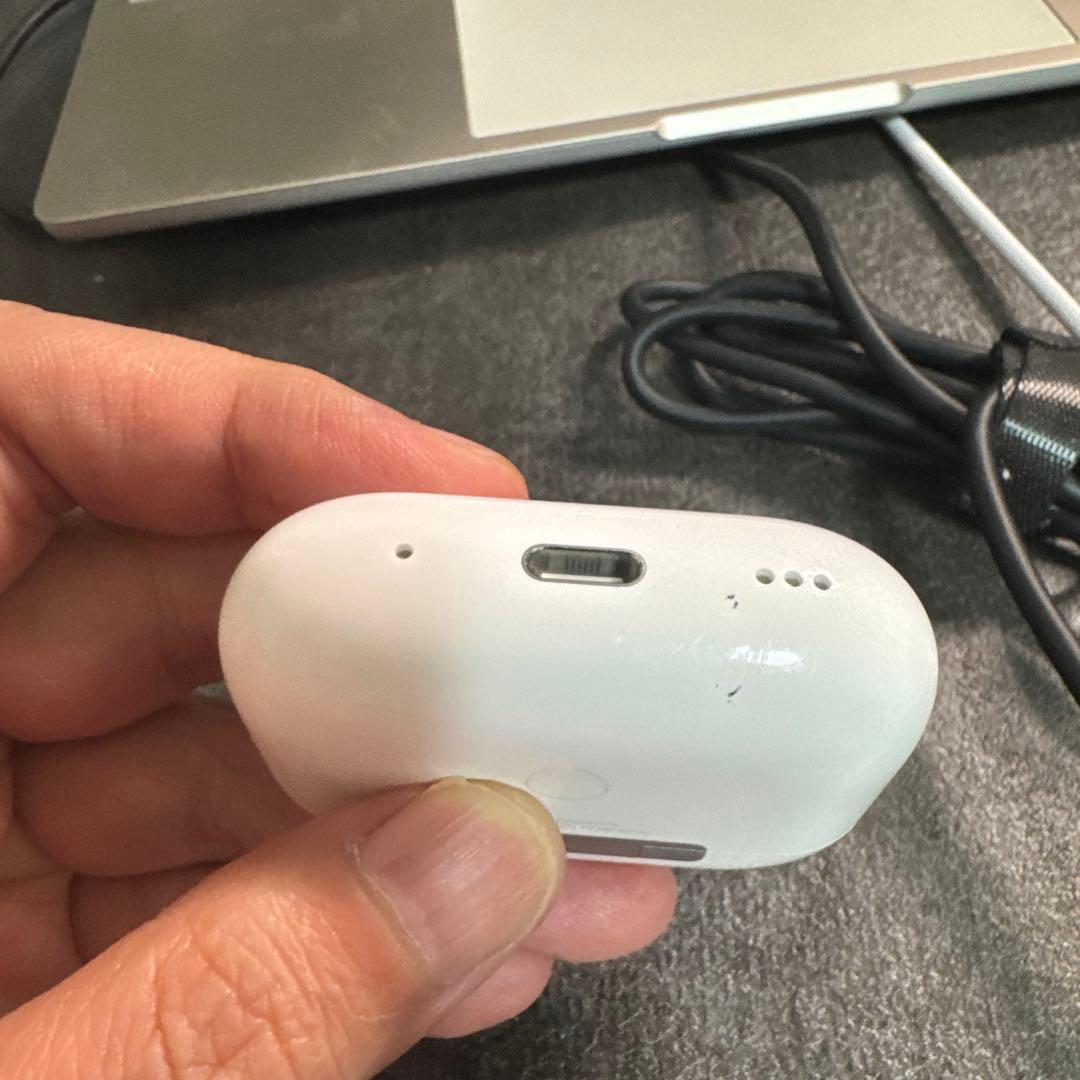 【ほぼ未使用美品】AirPods本体 ホワイト 充電ケース付