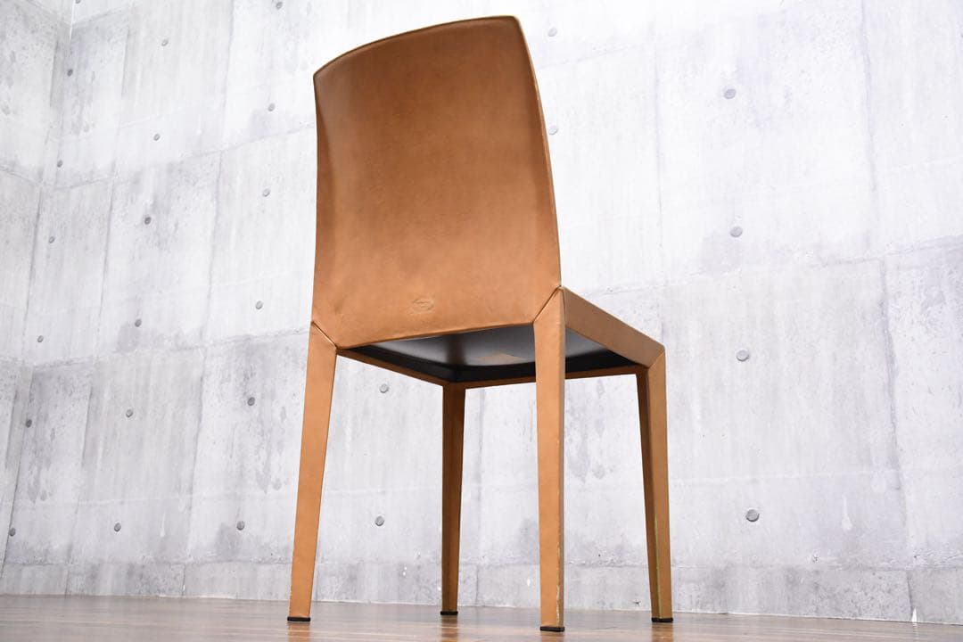 EEK127 ポルトローナフラウ ローラ ダイニングチェア レザー/総本革張り