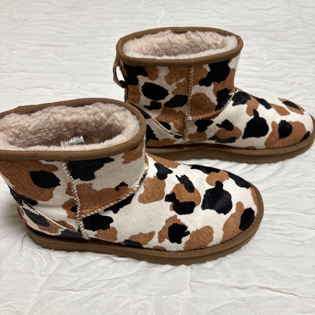UGG Classic Mini Cow Print　牛柄 ムートンブーツ