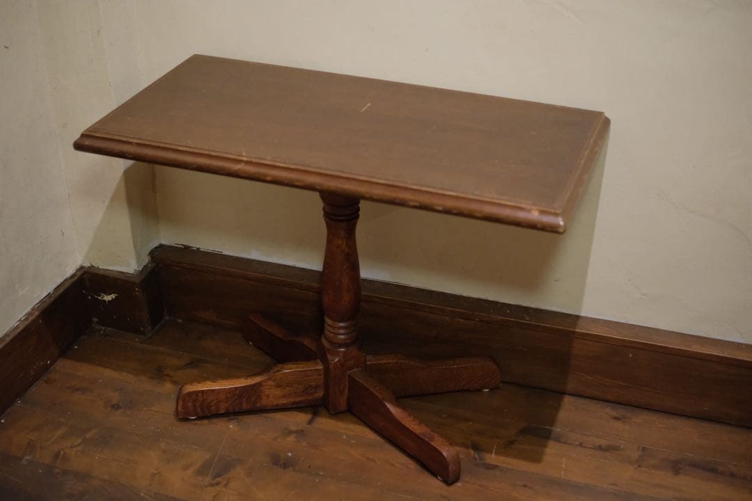 古い一本脚のテーブル　（楢　オーク系）　限定値下げ中〜日曜日まで