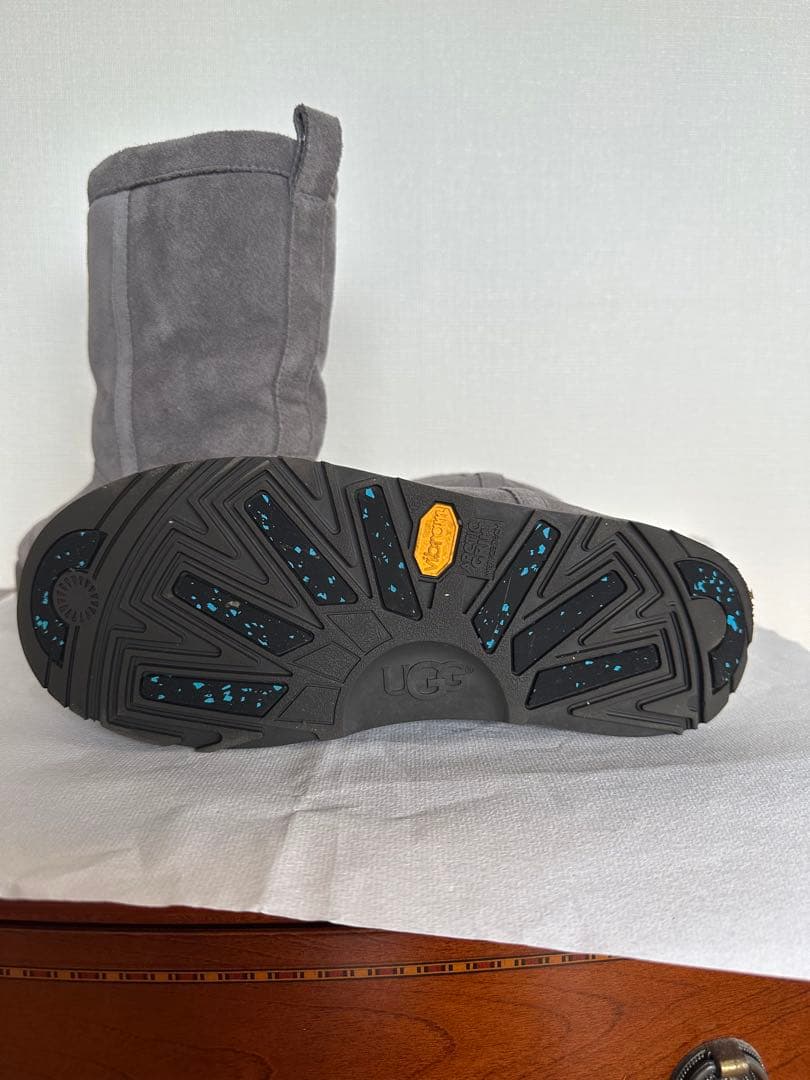 UGG WATERPROOF ブーツ　グレー　24cm