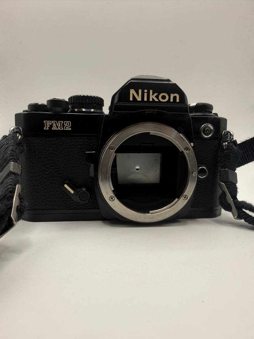 Nikon FM2 ブラック + Zoom-Nikkor 28-85mm セット