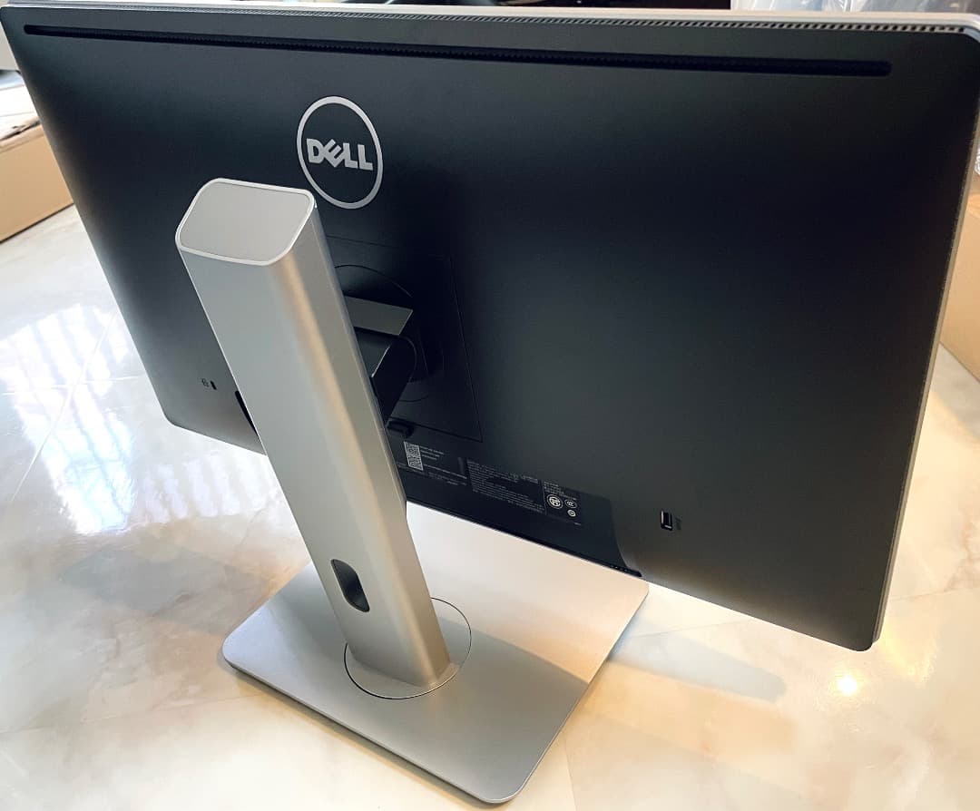 DELL P2415Q 24インチ 4K スタンド付き HDMIケーブル付属