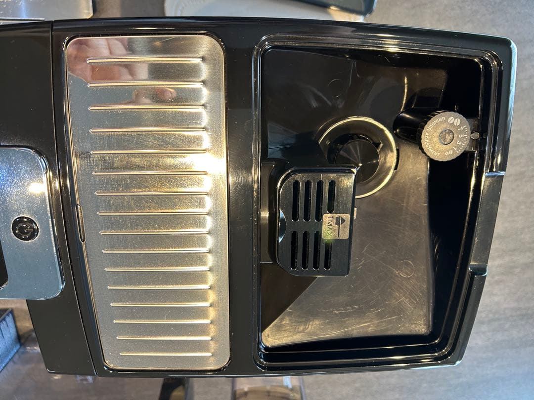 値下げしました。ECAM35055 デロンギ　エスプレッソマシン