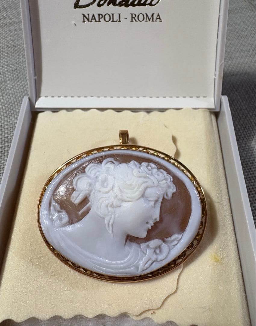 donadio カメオ　ブローチ、ペンダントトップ
