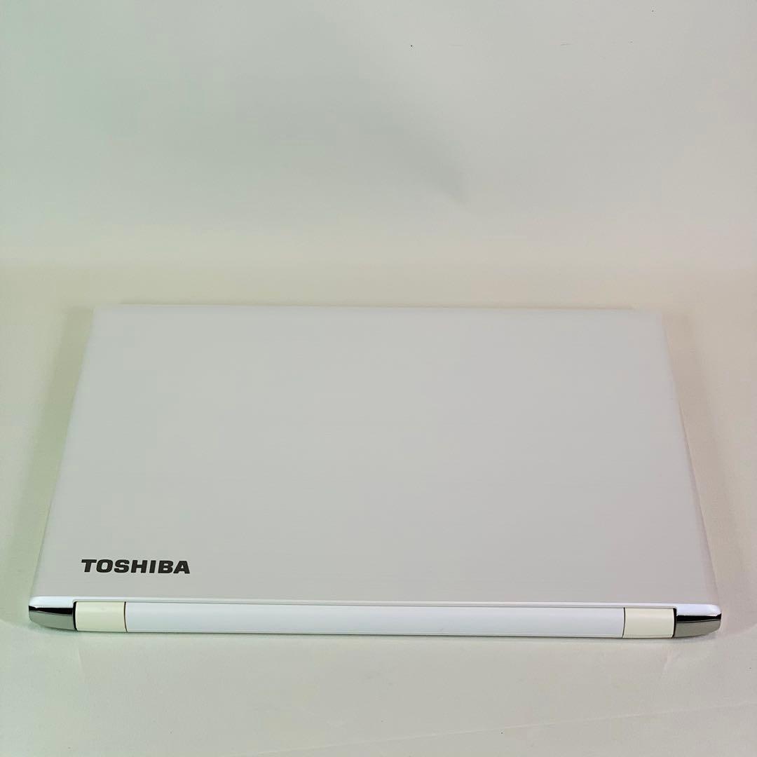 Core i7✨SSD240GB✨16GB✨東芝✨オフィス✨白✨ノートパソコン
