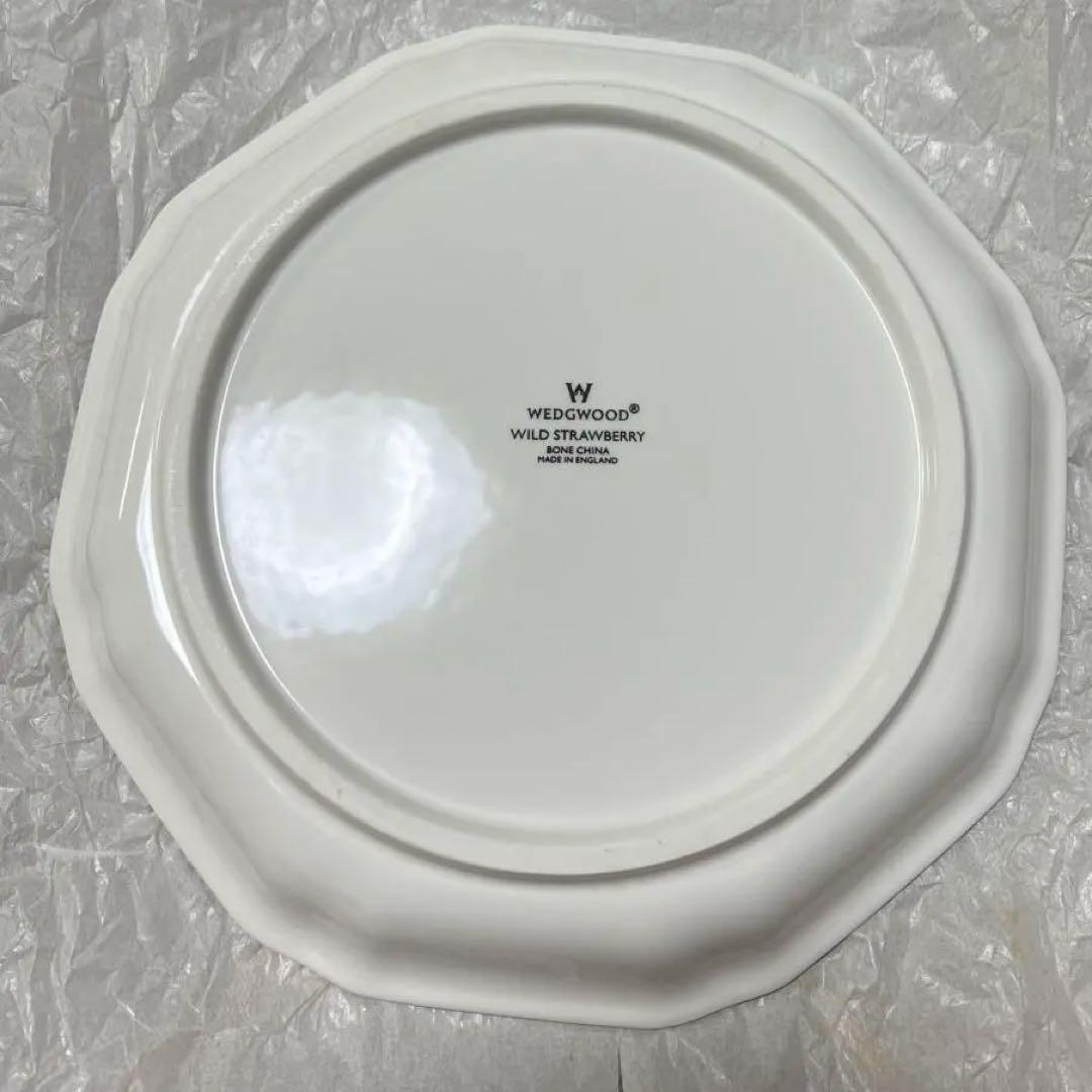 ウェッジウッド　ワイルドストロベリープレート3枚・オクタゴナルディッシュ・トレイ