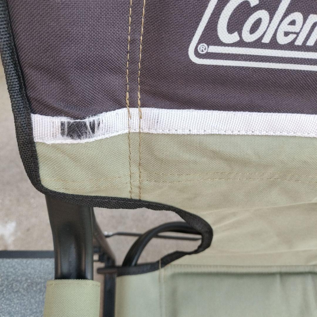 コールマンディレクターズチェア　2脚　薄いカーキ色