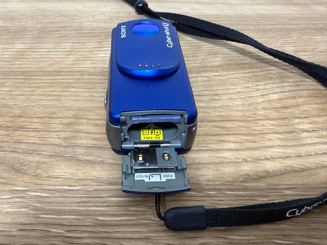 SONY Cyber-shot DSC-U30 メモリ付属