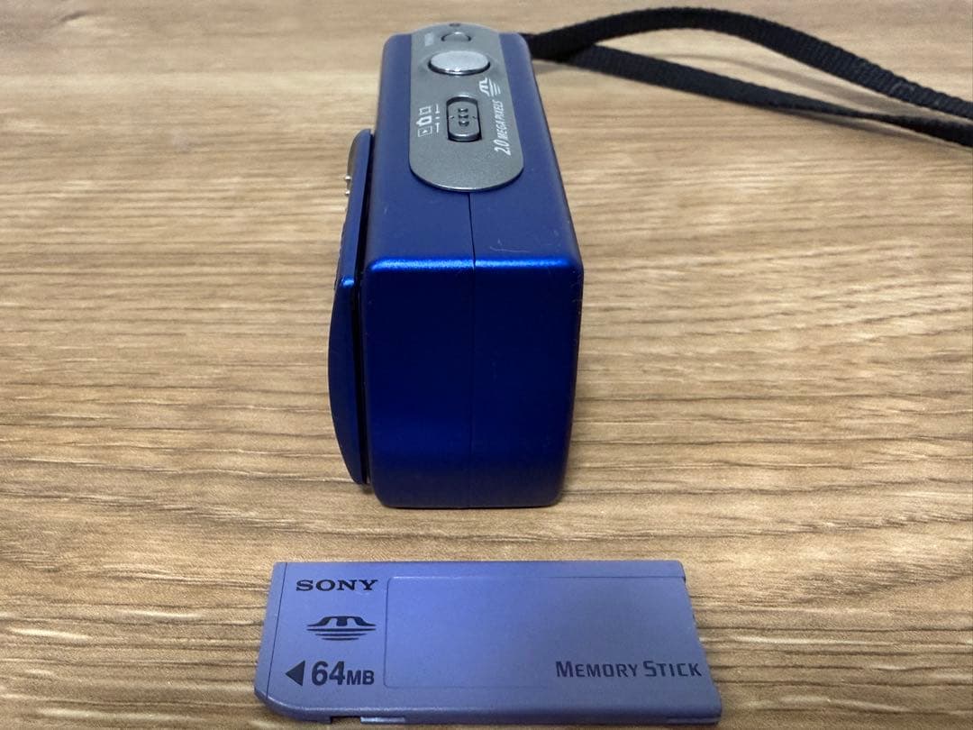 SONY Cyber-shot DSC-U30 メモリ付属
