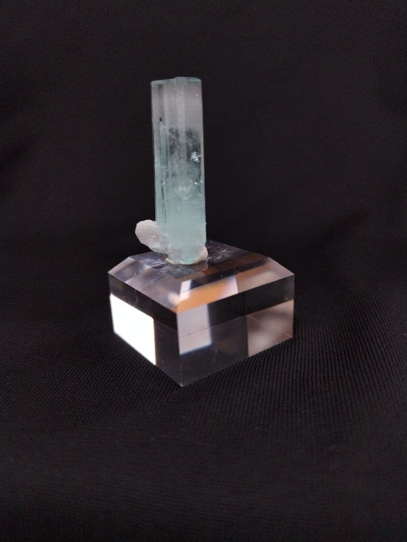 アクアマリン　原石　Aquamarine