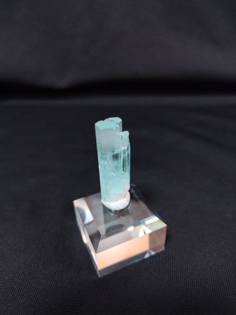 アクアマリン　原石　Aquamarine