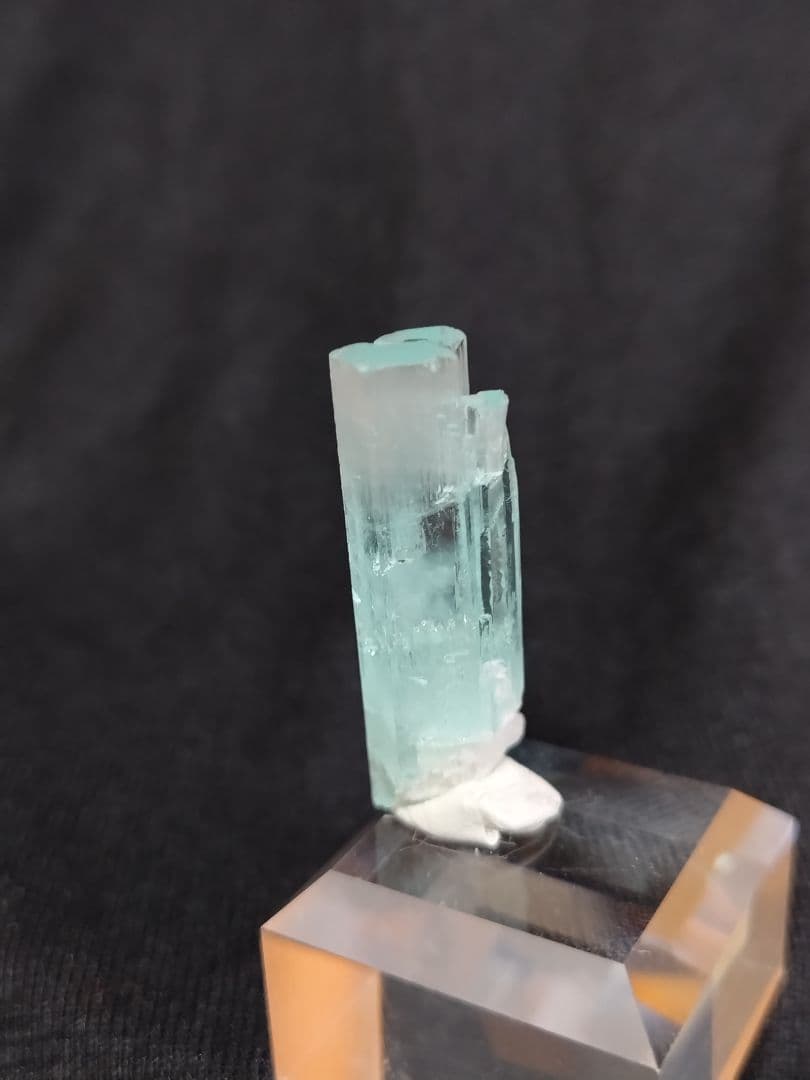 アクアマリン　原石　Aquamarine