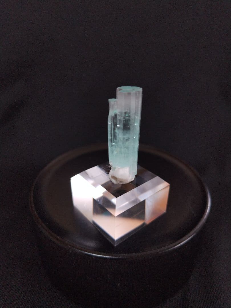 アクアマリン　原石　Aquamarine