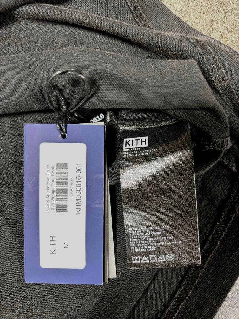 キス×マーベル　スパイダーマンブラックＴシャツ　Ｍ