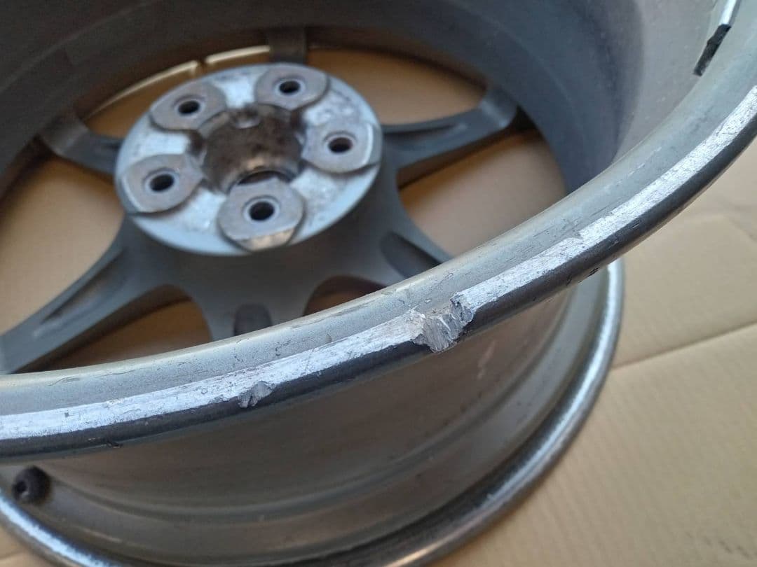 NISSAN　R34GT-R　純正ホイール　２本　(中古)