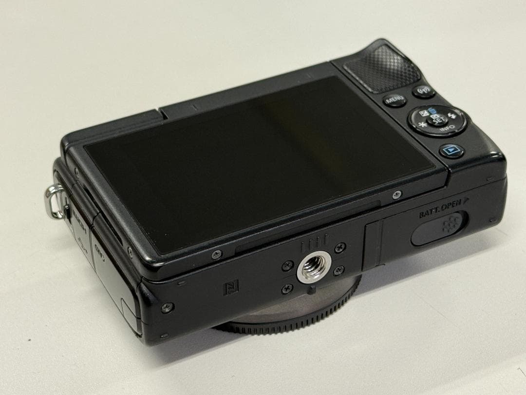 【初心者おすすめ】Canon EOS M100 ダブルレンズキット 豪華おまけ付