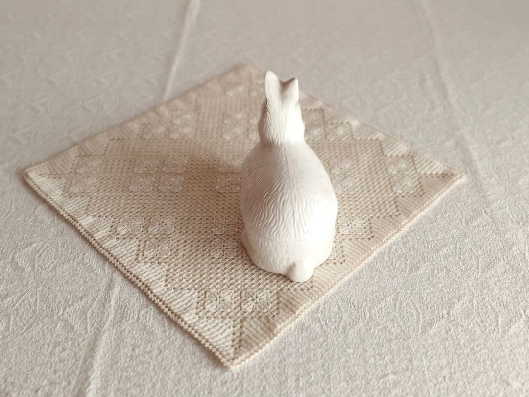 【たぁこ*さま】vintage pot ୨୧ * 白ウサギさんの テリーヌポット