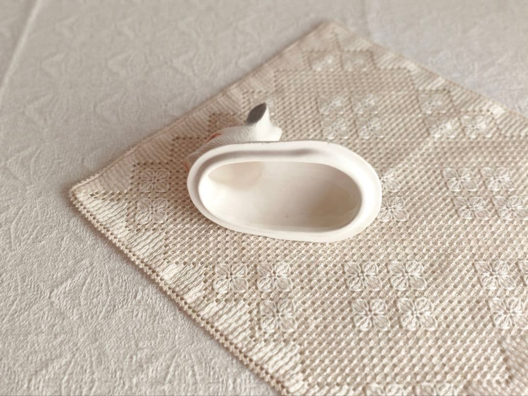 【たぁこ*さま】vintage pot ୨୧ * 白ウサギさんの テリーヌポット