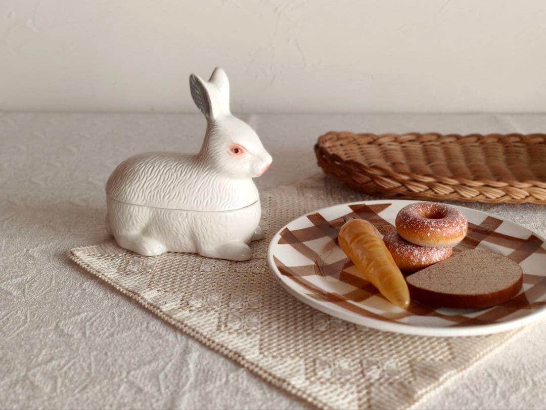 【たぁこ*さま】vintage pot ୨୧ * 白ウサギさんの テリーヌポット