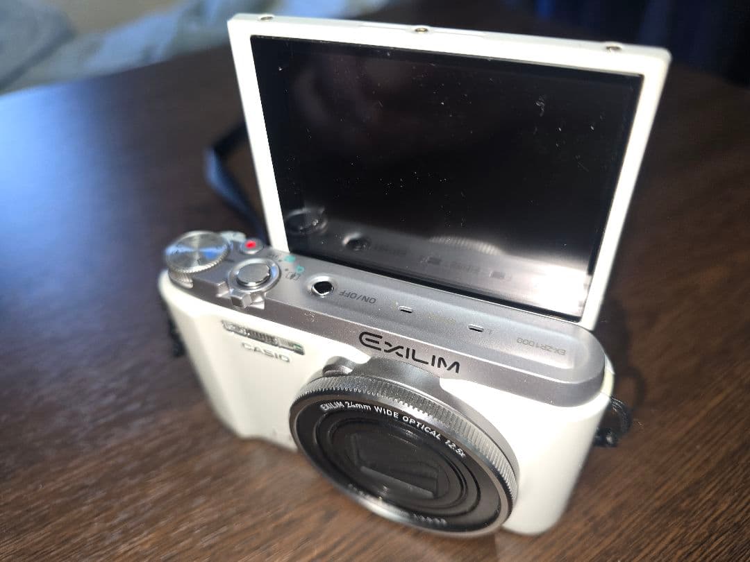 CASIO EXILIM EX-ZR1000 ホワイト