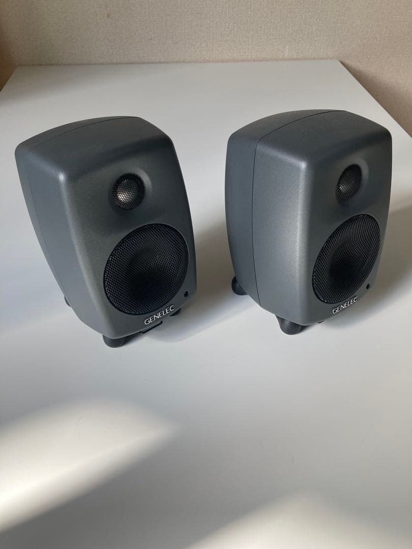 GENELEC 8010A モニタースピーカー　ペア