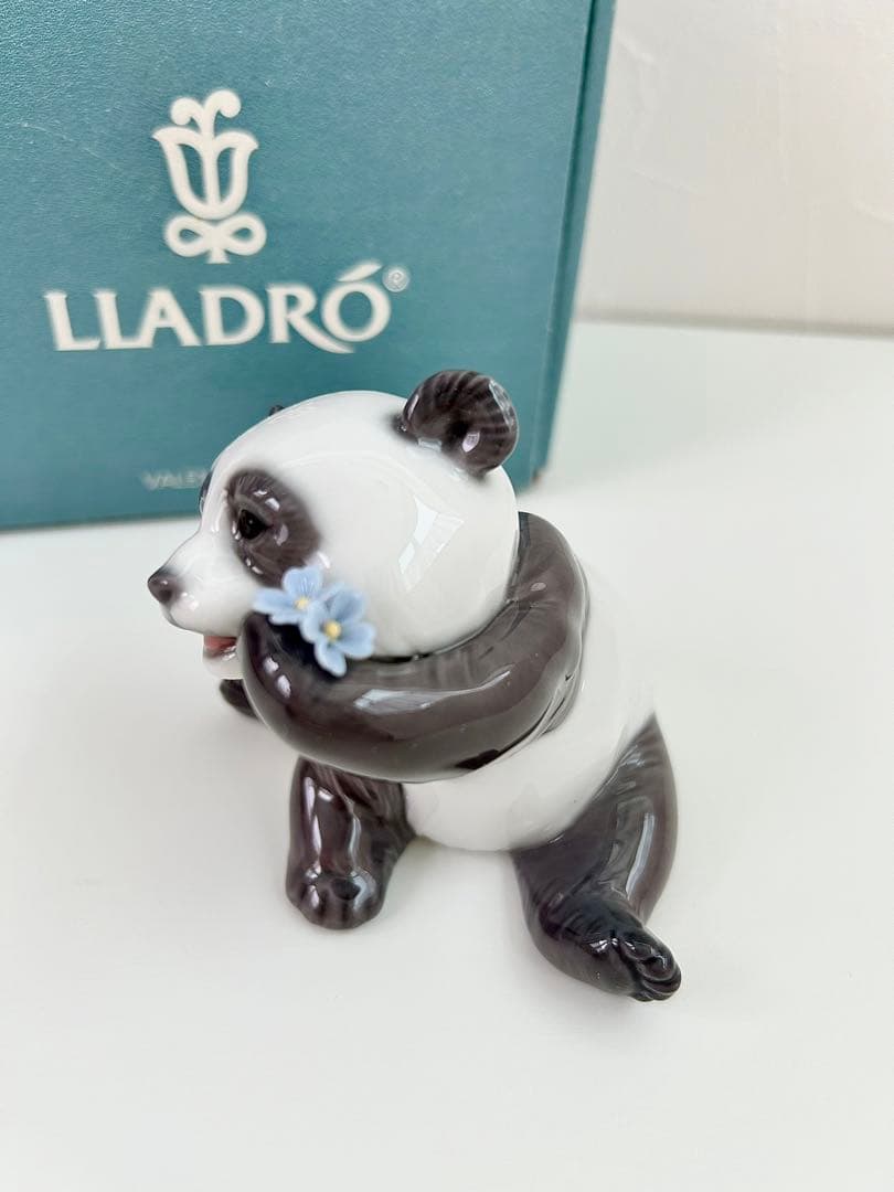 LLADRO リヤドロ　パンダ　置物　陶器　高級磁器　希少　青の花　スペイン