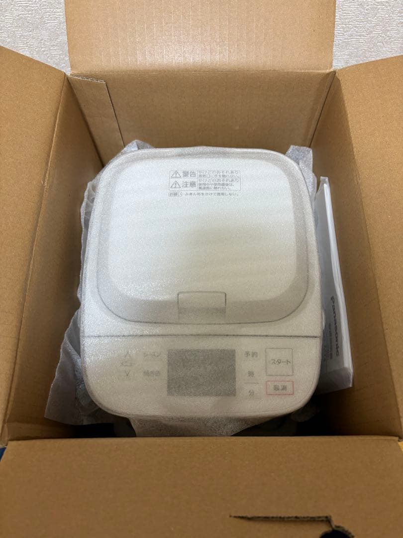 新品未使用品 Panasonicホームベーカリー パナソニック SD-MT4-W