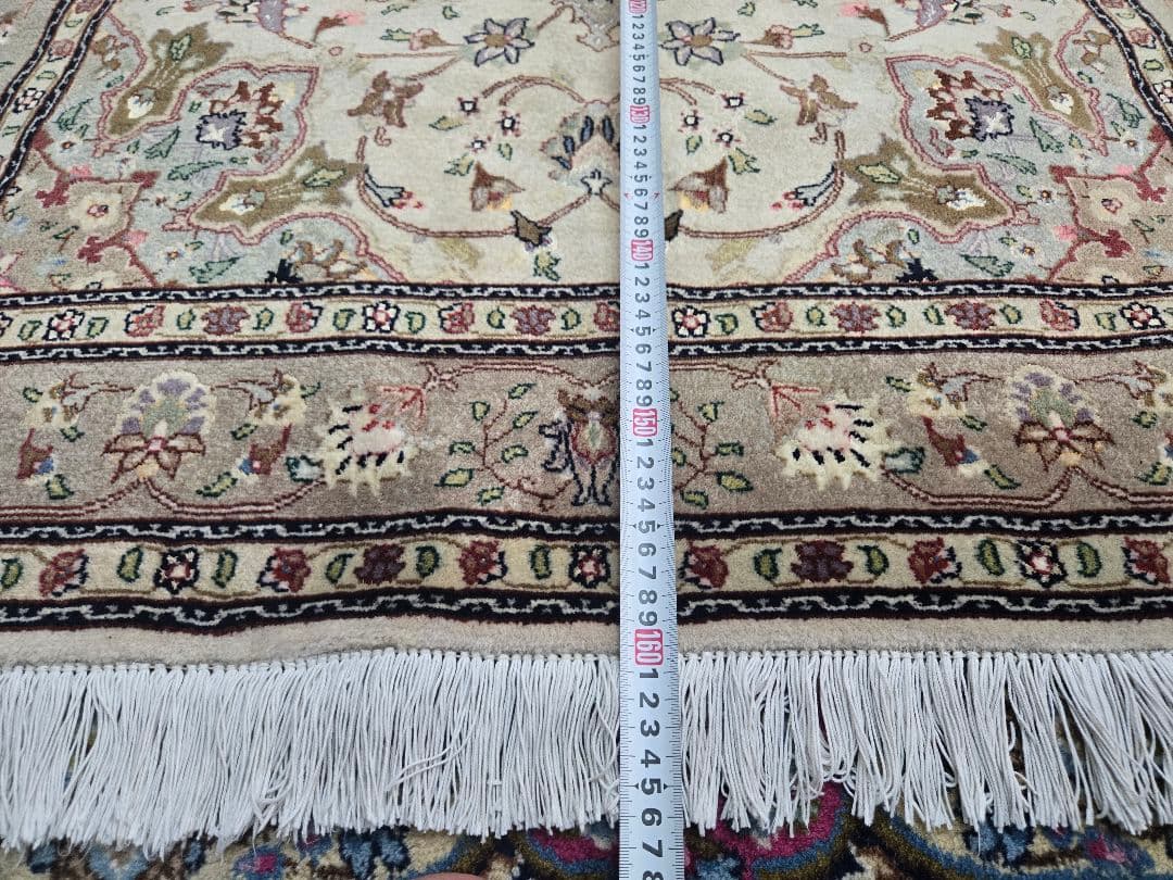 ペルシャ絨毯100%手織り素材シルクとウールタブリーズ産 約160x100cm