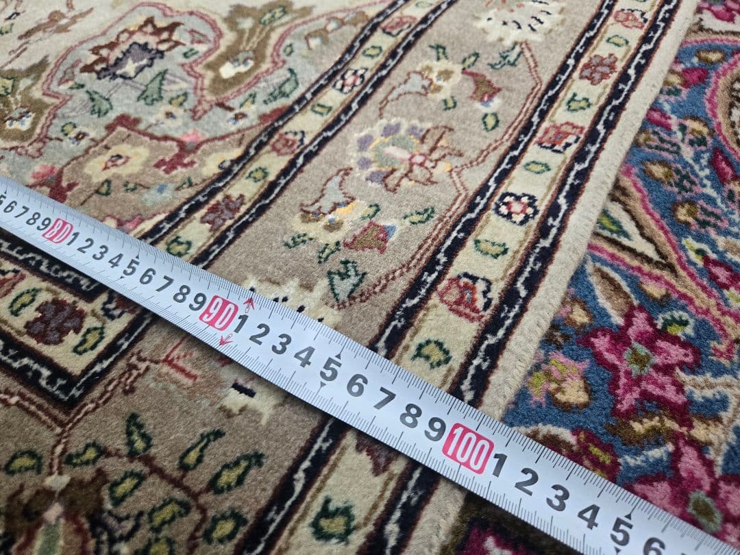 ペルシャ絨毯100%手織り素材シルクとウールタブリーズ産 約160x100cm