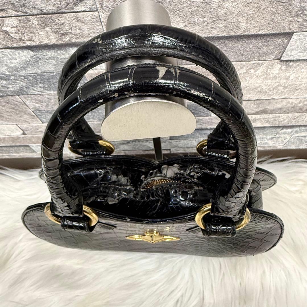 ゆ*こ様 ヴィヴィアンウエストウッド レザーハートハンドバッグ 金オーブロゴトー