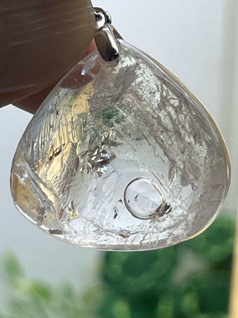 天然石　水入り水晶　ペンダントトップ　指紋入り　大きな気泡⭐️1872