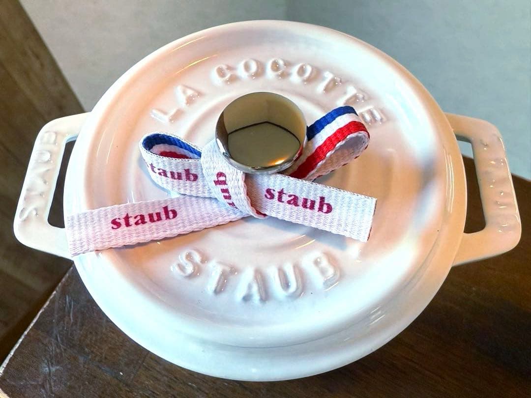 ストウブSTAUB完売ホワイトココットラウンド１０ｃｍ新品未使用 生涯保証＆箱付