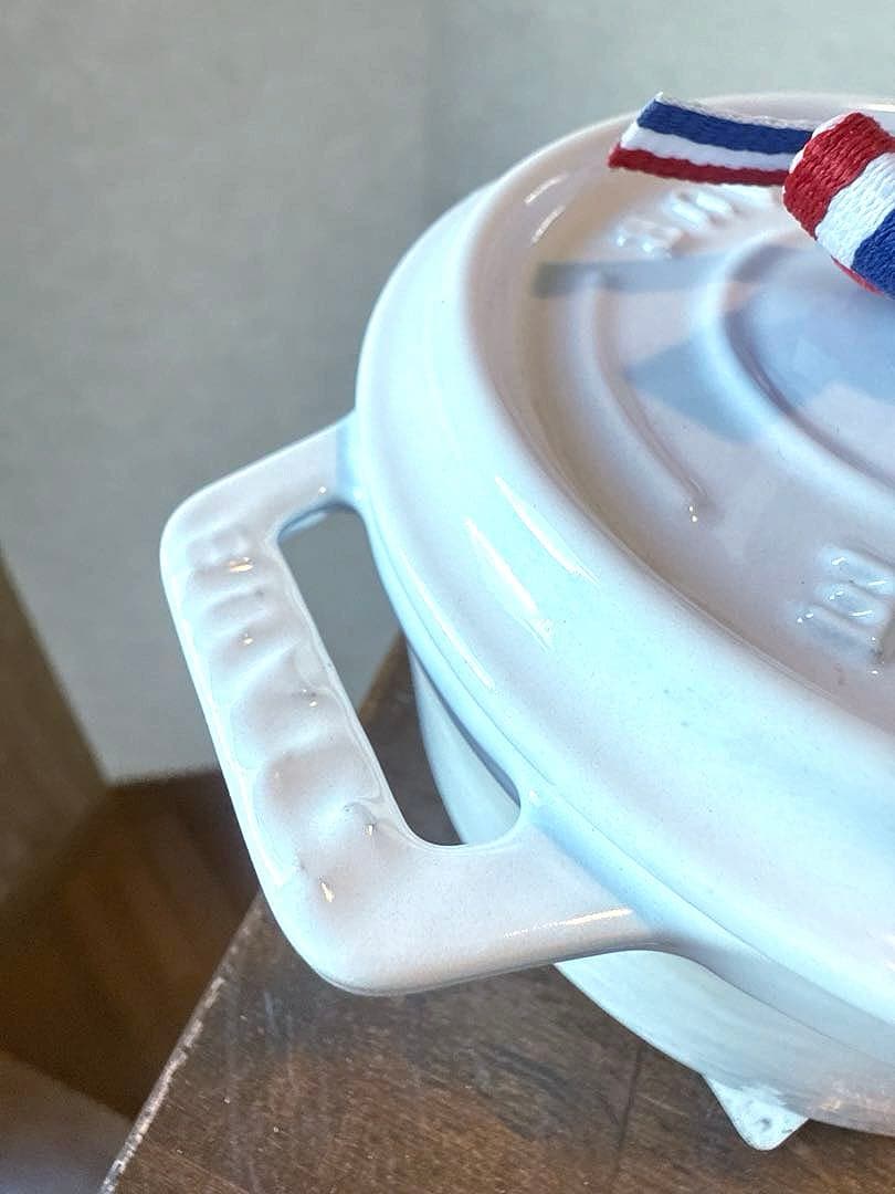 ストウブSTAUB完売ホワイトココットラウンド１０ｃｍ新品未使用 生涯保証＆箱付