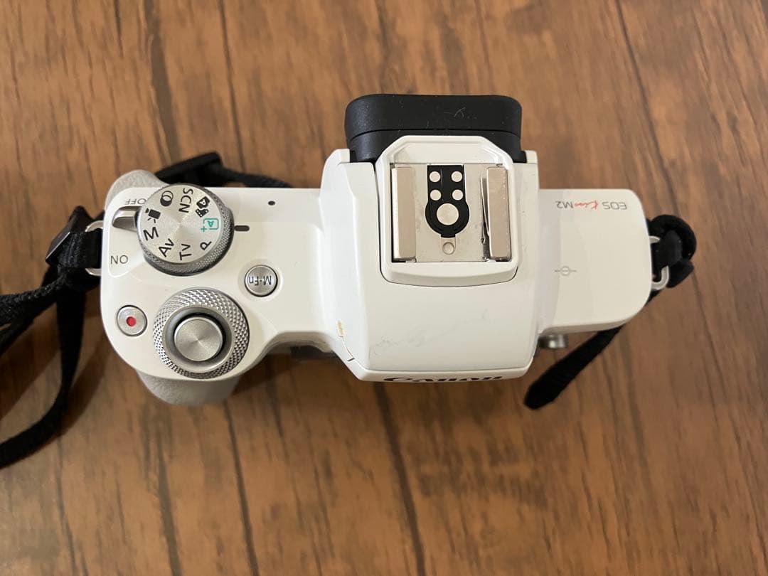 【O】Canon kiss M2 レンズ15-45mm レンズキット カメラ