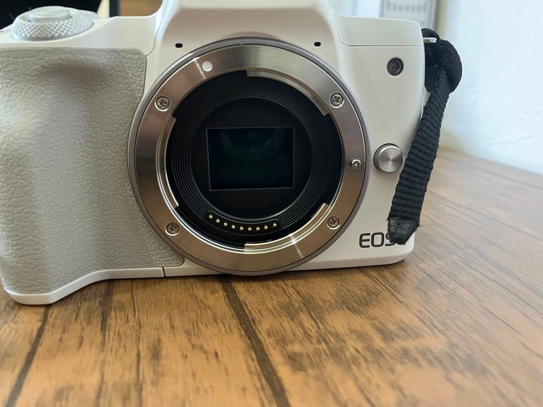 【O】Canon kiss M2 レンズ15-45mm レンズキット カメラ