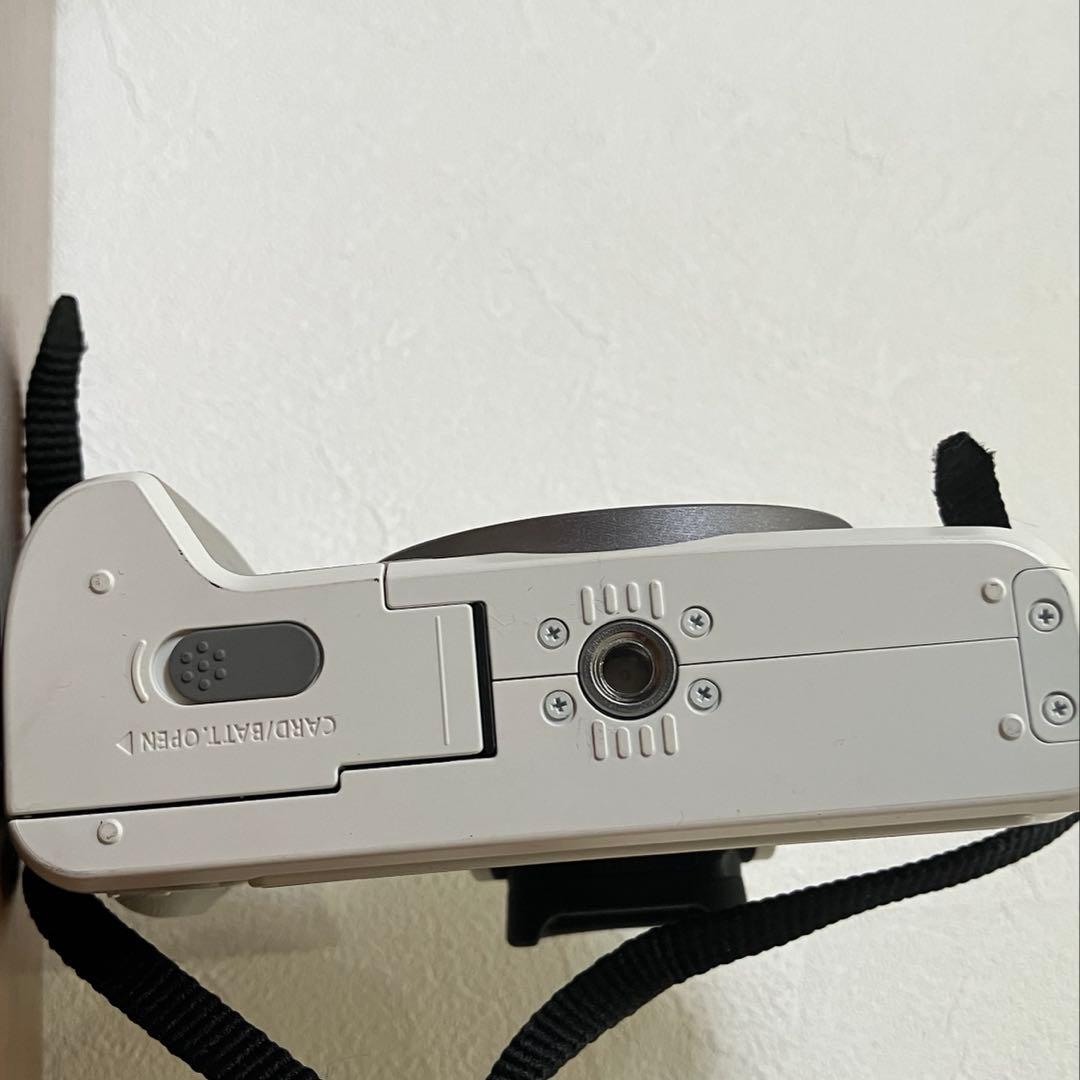 【O】Canon kiss M2 レンズ15-45mm レンズキット カメラ