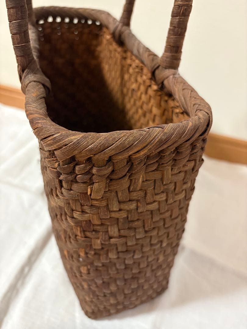 新品未使用　山葡萄かごバッグ 国産